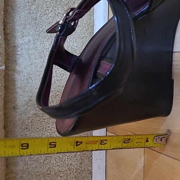 Women's size 9 Coach wedge platform shoes - Picture 6 of 6